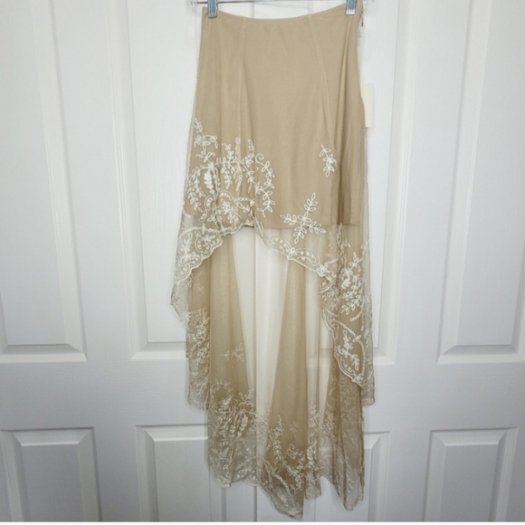π€©WORN ONCE βοΈ NEW Tularosa Chiara Nude Embroidered Hi Low Skirt xxsmall - Picture 2 of 9